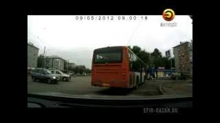 Последствия наезда на людей на автобусной остановке