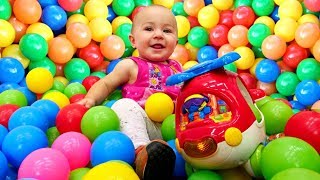 Бассейн с шариками и Вертолет - развивающие Дада игрушки для малышей