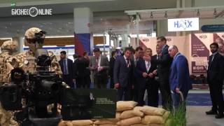 Минниханов опробовал новое стрелковое оружие