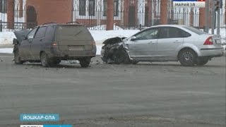 Авария произошла в Йошкар-Оле прямо во время интервью с сотрудником ГИБДД - Вести Марий Эл
