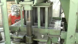 Máquina Para fabricação de bloco Vibrak-Blok Mod. M4 Pneumática