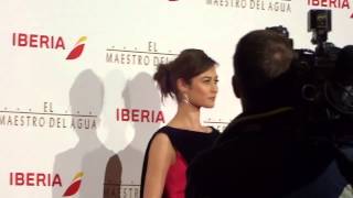 Olga Kurylenko entrando al cine Callao de Madrid