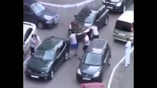 Драка  месиво мужики не поделили девушку !! Смотреть всем !