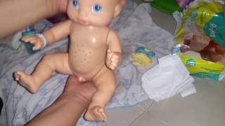 FIRST BOY BABY ALIVE NIGHT ROUTINE BOTTLE DIAPERS PEES ON MOMMY
