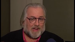 Leão Lobo relembra vício por sexo: "8 vezes por noite"
