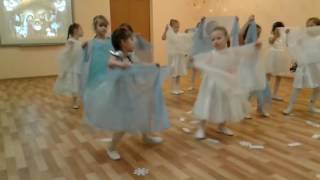Танец с шарфами Снежный вальс 2016