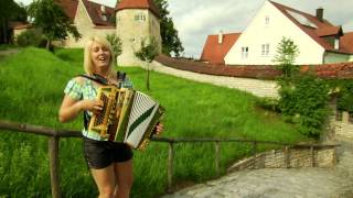 Alexandra Schmied - Happy Sommerzeit