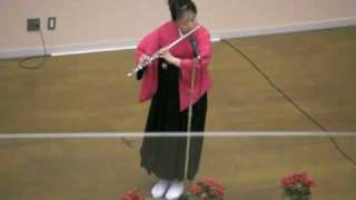 フルートによる「ああ上野駅」 Performed by Kimono flautist, Momo Sakura