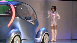TMS2007 日産ブース　ホットパンツとニーハイブーツで踊るコンパニオン