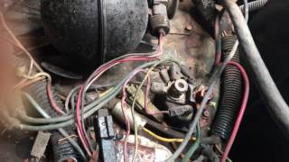Dieselman's  Ford F-250 diesel 1984 6.9 no start. Might have air in injection pump?