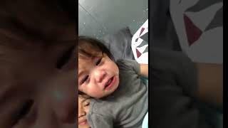 Crying Girl Saying Hi - 984180