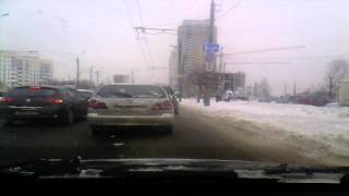 чуть не столкнулись