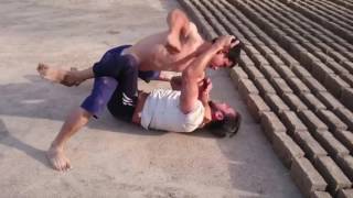 Жесткая уличная драка из-за девушки (кровь 18+)
