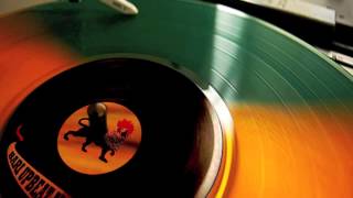 Soldi Soldi Soldi by B.U.M. feat Valeria UpBeat