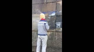 Очистка поверхности гидромонитором.