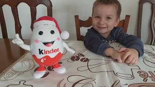 Открываем большой новогодний киндер сюрприз 2018-2019