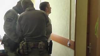 Видео задержания заместителя главы администрации В.Фарутина в Людиново