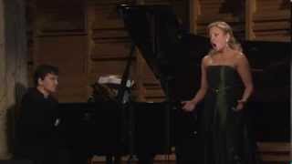 Christiane Karg sings Alban Berg - Die Nachtigall