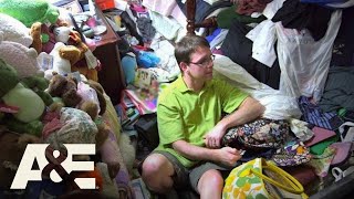 Hoarders: Every Day is Christmas (Season 9) | A&E
