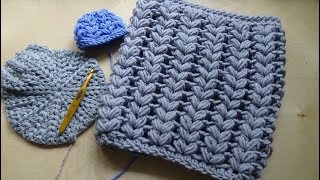 Шапка крючком из пышных столбиков.