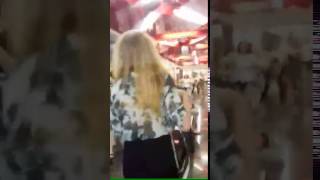 Гарик Харламов и Тимур Батрудинов гуляют по ТЦ в Новороссийске 13 августа 2017 года
