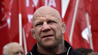 Джефф Монсон подрался со сторонником Дональда Трампа, на UFC 208 отменен бой