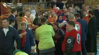 Поклонение мощам Николая Чудотворца в Храме Христа Спасителя