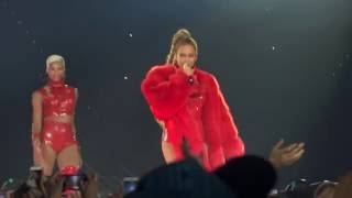 Beyoncé - Crazy in Love / Bootylicious (Live Formation World Tour, Dusseldorf) Front Row HD