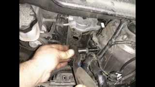 Замена топливного фильтра HYUNDAI. IX 35 CRDI.Replacing the fuel filter HYUNDAI. IX35 CRDI