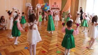 Танец "Мы живем на земле одной..." ДОУ №8 "Малыш" г.Шахтерск, Украина