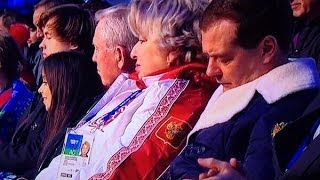 Медведев спит на открытии олимпийских игр в сочи??