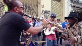 Brushy One String | Argentina Street Jam (Jah for Me) Epic!