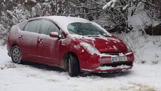 Toyota prius в снегу с отключеным vsc