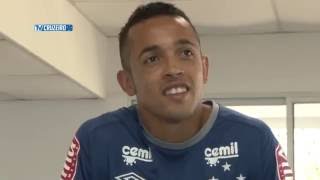 Meio-campista Rafinha realiza exames na Toca II