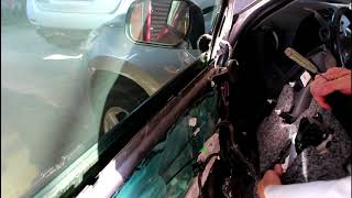Toyota RAV4 2,0 Тойота РАВ 4 2007 года Снимаем обшивку передней левой двери, перекос стекла