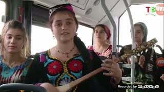 Духтари тоҷик бо овози зинда мехона