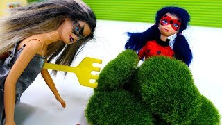 Кукла Барби против Леди Баг - Видео для девочек