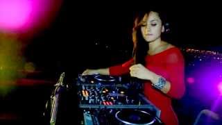 Dj Marisol Grajales vestido rojo sexy
