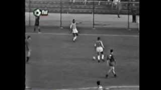 Garrincha great skill vs Spain - World Cup 1962