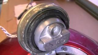 Umschau am Motorrad-Tank