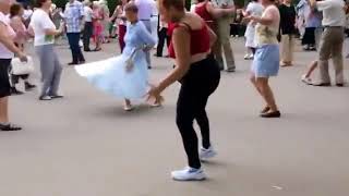 Пьяные танцы:    Остановите:   Вите надо: выйти