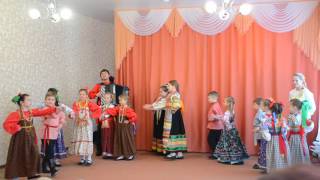 "А мы ноне гуляли"- поет детский фольклорный ансамбль "Варенька"