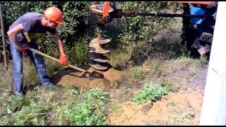 Бурение скважины для установки опоры