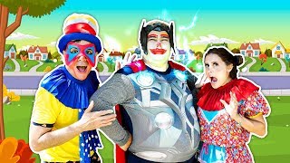 JUNINHO FINGE BRINCAR DE SER HERÓI E SALVA SUA IRMÃ ( HE TURNED HERO AND SAVED SISTER )