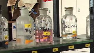 FILM PIP - Bezpieczeństwo pracy w biurze, z substancjami chemicznymi i maszynami do obróbki.