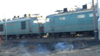3 электровоза ВЛ80