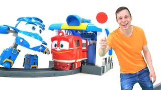 Роботы поезда — Игры для детей — Игрушки трансформеры уменьшились