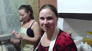 У нас гости! Семейный ужин в ОГРОМНОЙ семье! Семья Жуковых