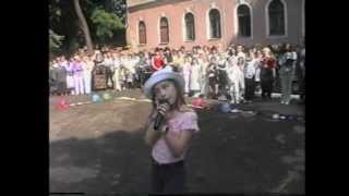 ЮЛИЯ ПЛАКСИНА в 2002 году 