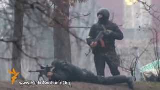 Силовики стріляють бойовими набоями із снайперських гвинтівок та автоматів Калашникова
